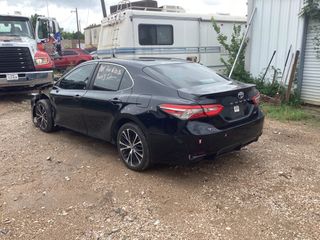 2018 Toyota Camry SE - Exterior Rear Left Corner Image